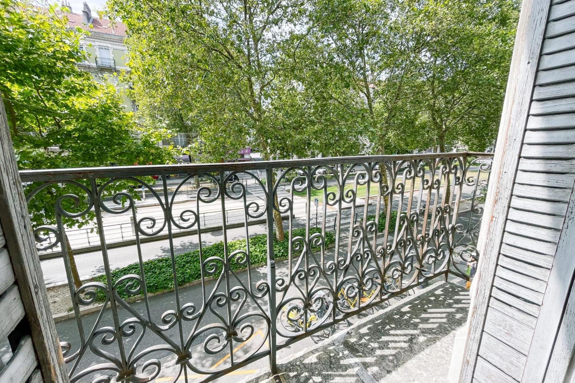 #G3 The Authentic T2 Downtown Balcony Tramway Apartment Grenoble Exterior foto